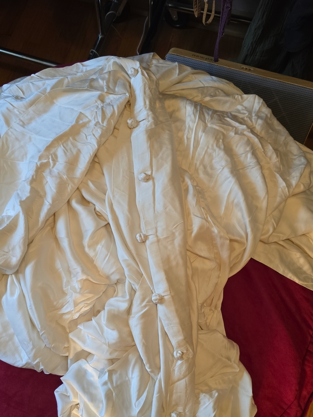 Ann Gish 100% Lyocell Silky White Button-Close Cal King Duvet Cover